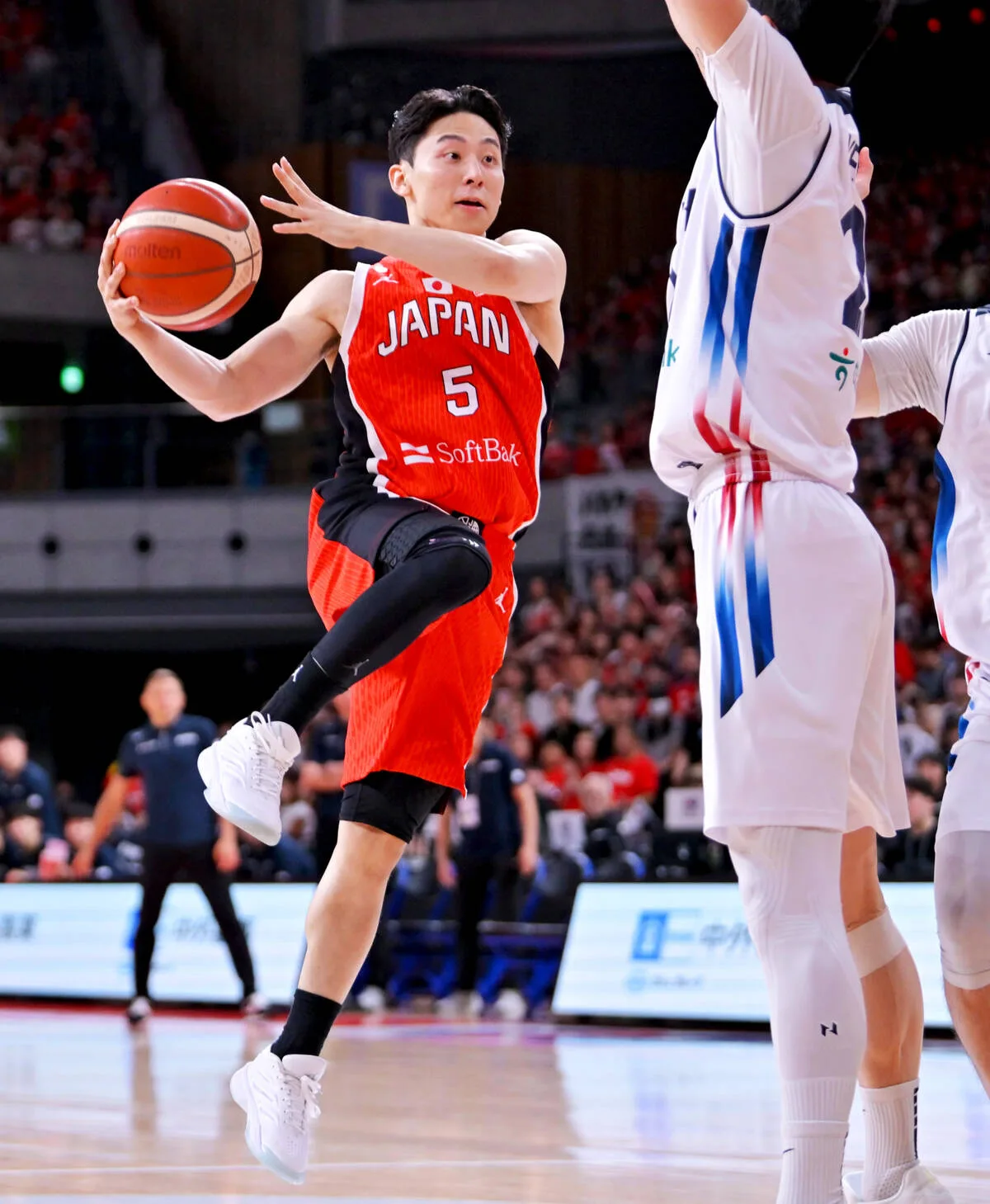 河村勇輝、2年ぶり凱旋！美しすぎるプレーとルックスにネット熱狂