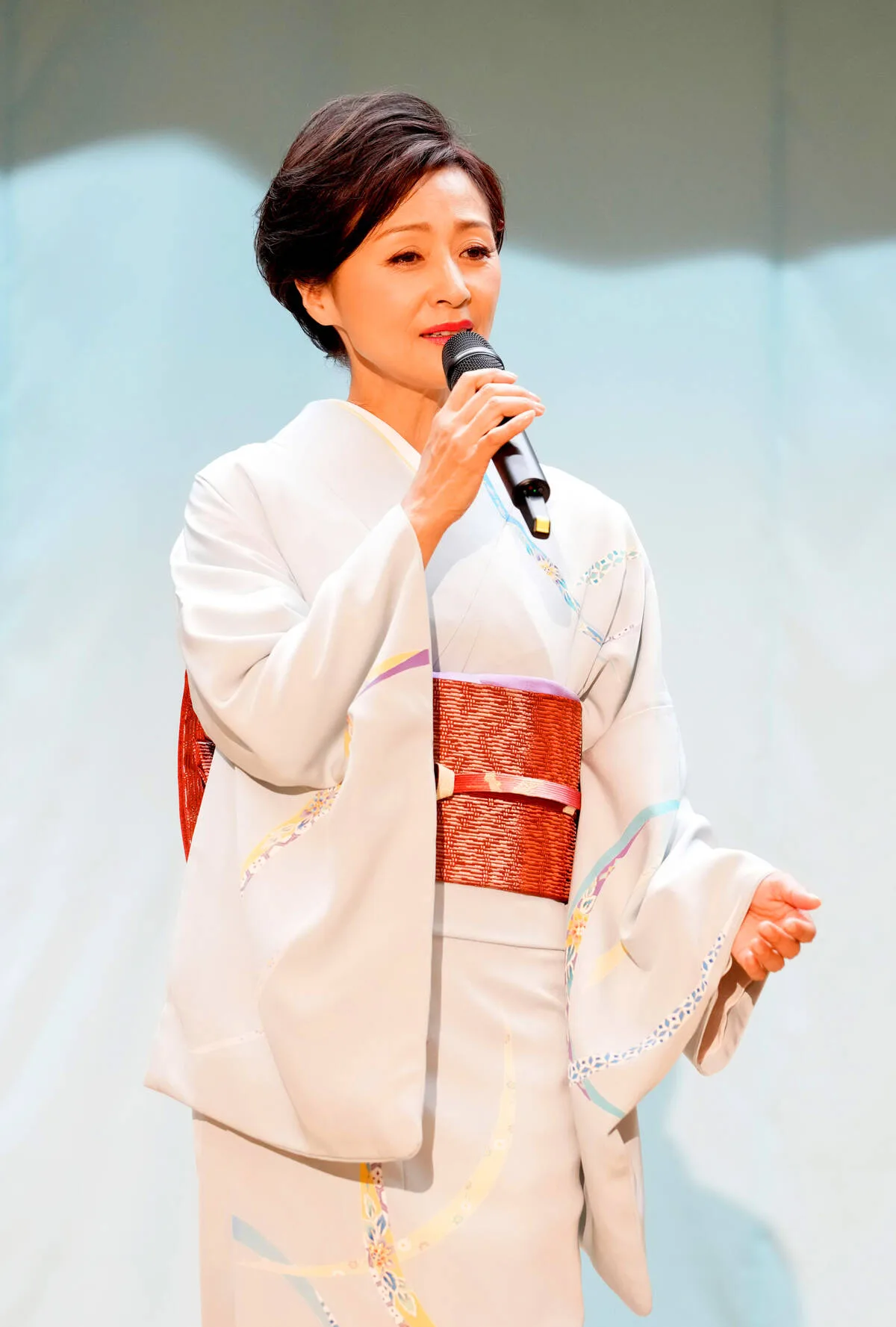 長山洋子、秋田・羽後町で新曲「羽後の恋唄」熱唱！観光大使として地元愛語る