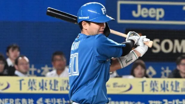 捕手なのに左翼でダイビングキャッチ！日本ハム・郡司裕也が万能超人ぶり発揮