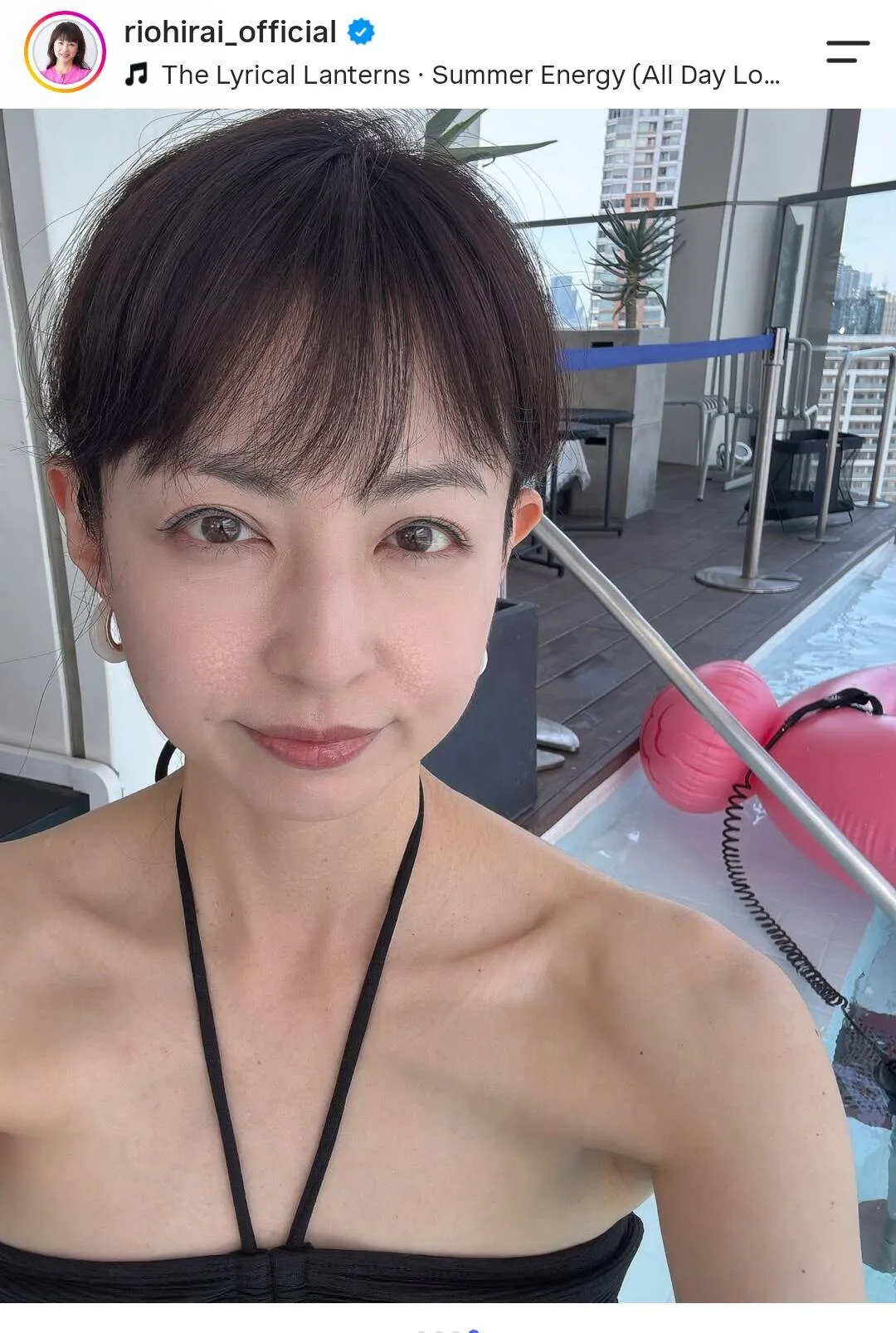 平井理央アナ、43歳とは思えない水着姿に絶賛の声！親子でプール満喫